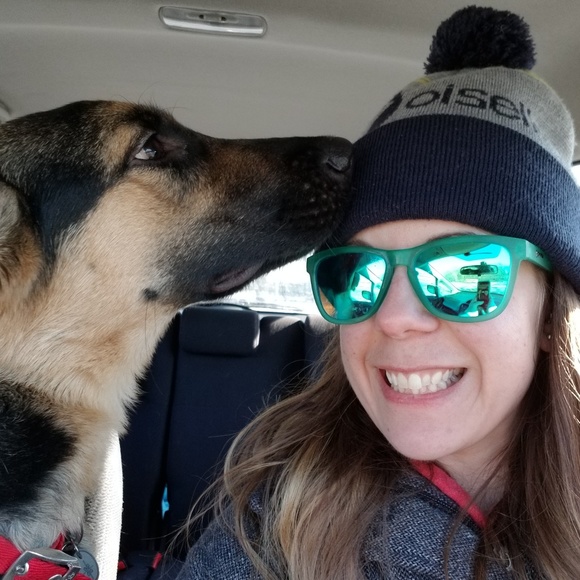 Meet your Posher, Shannon - Picture 2 of 2